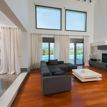 Elizabeth, The Ultimate Private Luxury