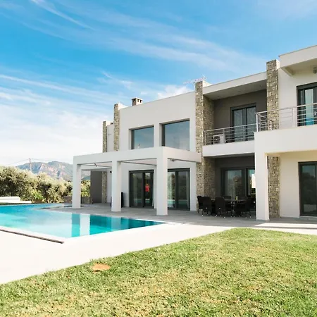 Elizabeth, The Ultimate Private Luxury Dijeliótika